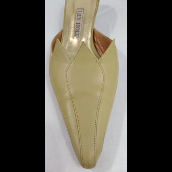 Lily Holt Kitten Heel with Petal/Tulip Edge Size 6 - Picture 3 of 8